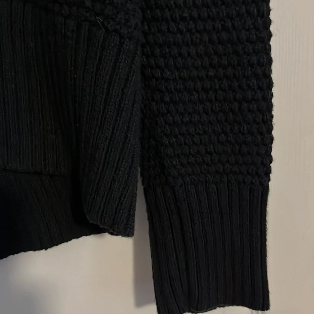 Talbots ladies sweater. - Picture 4 of 6